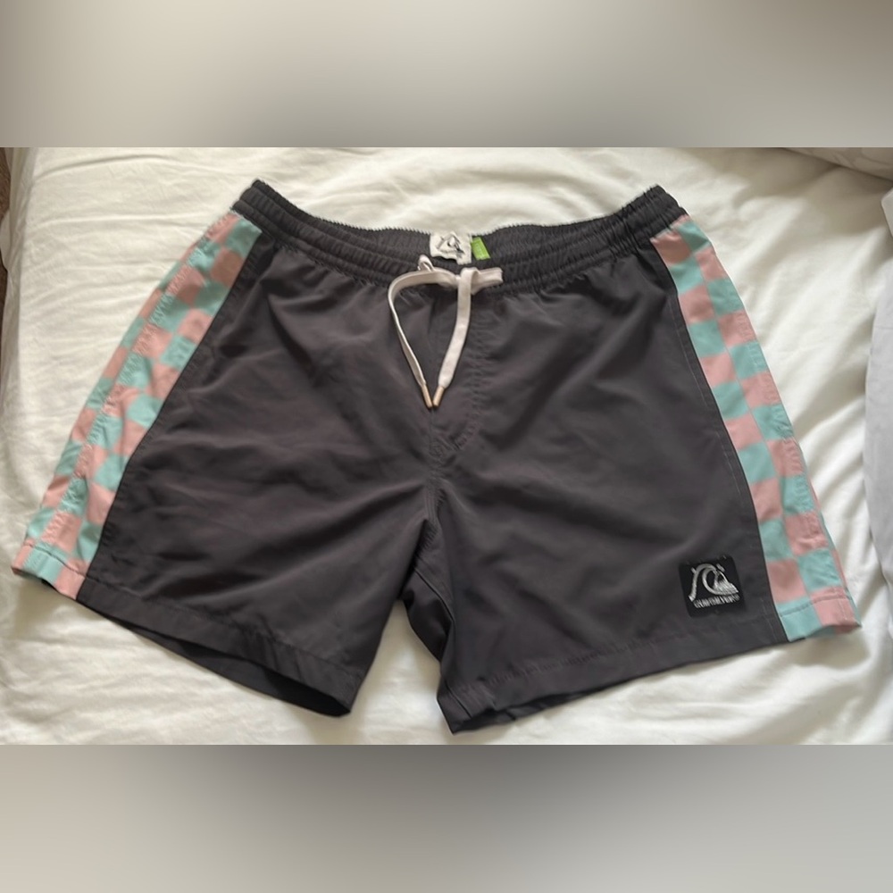 Quicksilver Board Size Shorts size L